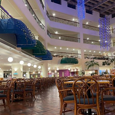 Howard Beach Resort Kenting Esterno foto The interior of the hotel