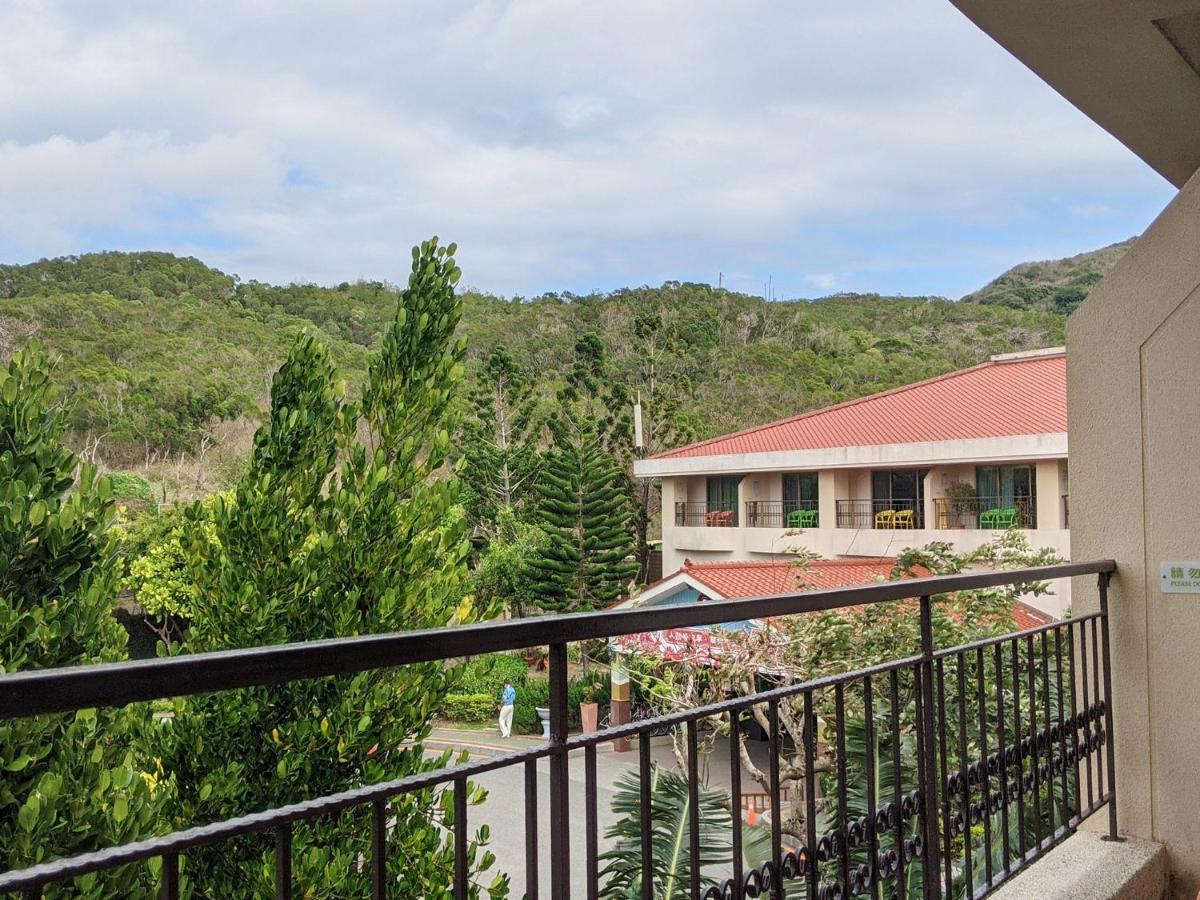 Howard Beach Resort Kenting Esterno foto View of the school from the 3rd floor