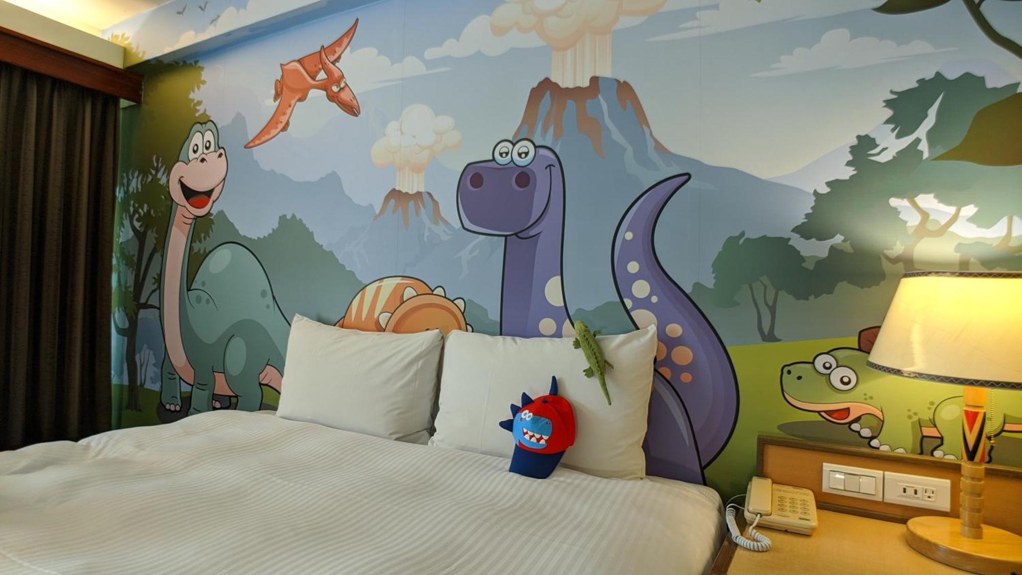Howard Beach Resort Kenting Esterno foto A room at the Great Wolf Lodge