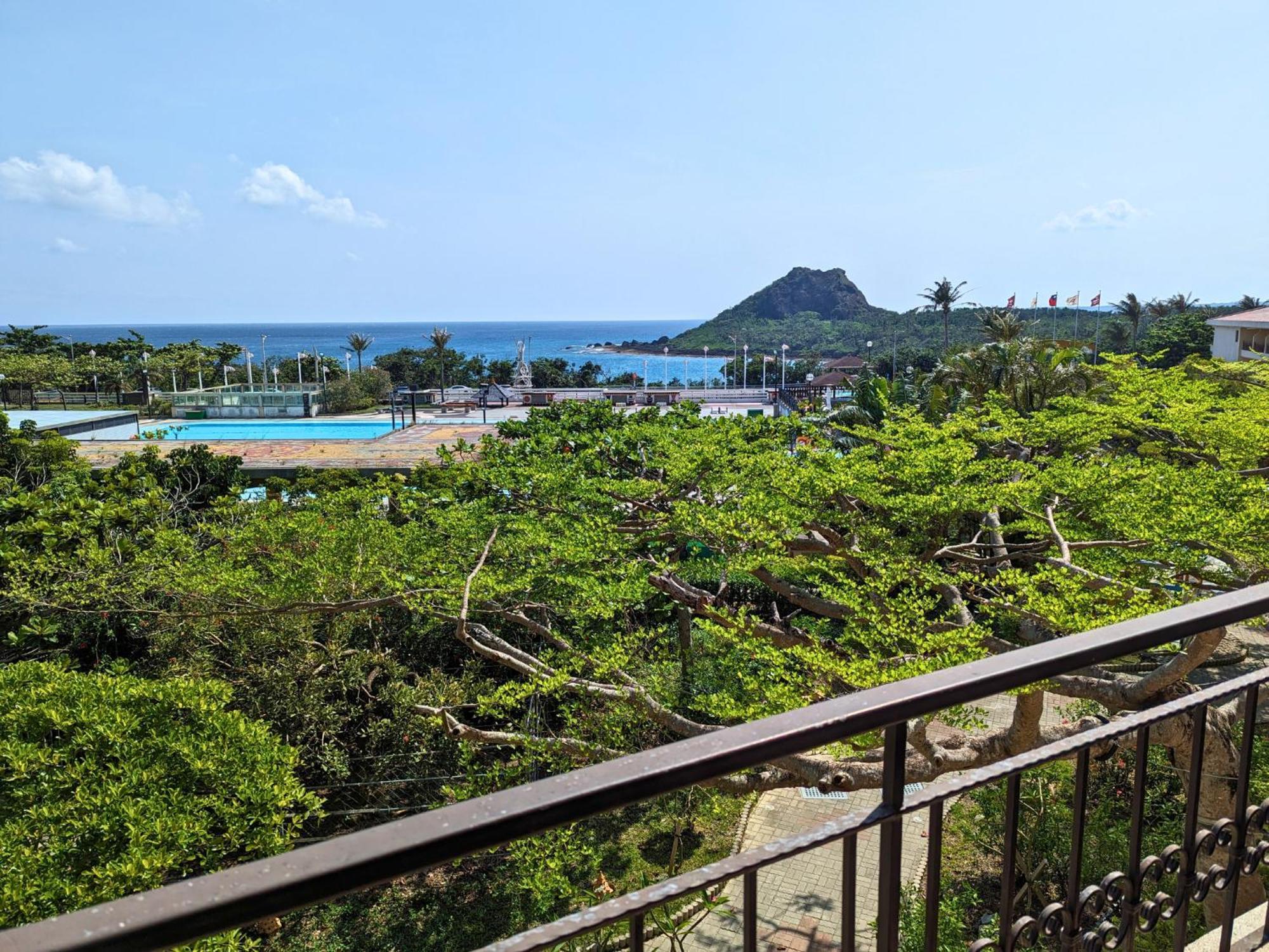 Howard Beach Resort Kenting Esterno foto View of the park