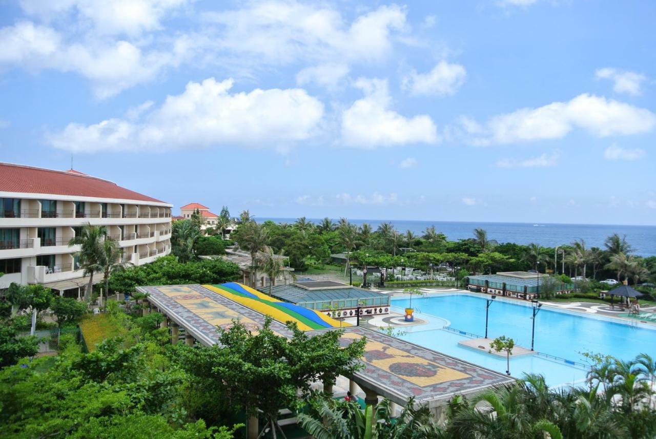 Howard Beach Resort Kenting Esterno foto View of the resort