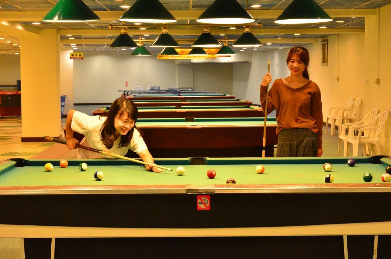 Howard Beach Resort Kenting Esterno foto Pool table
