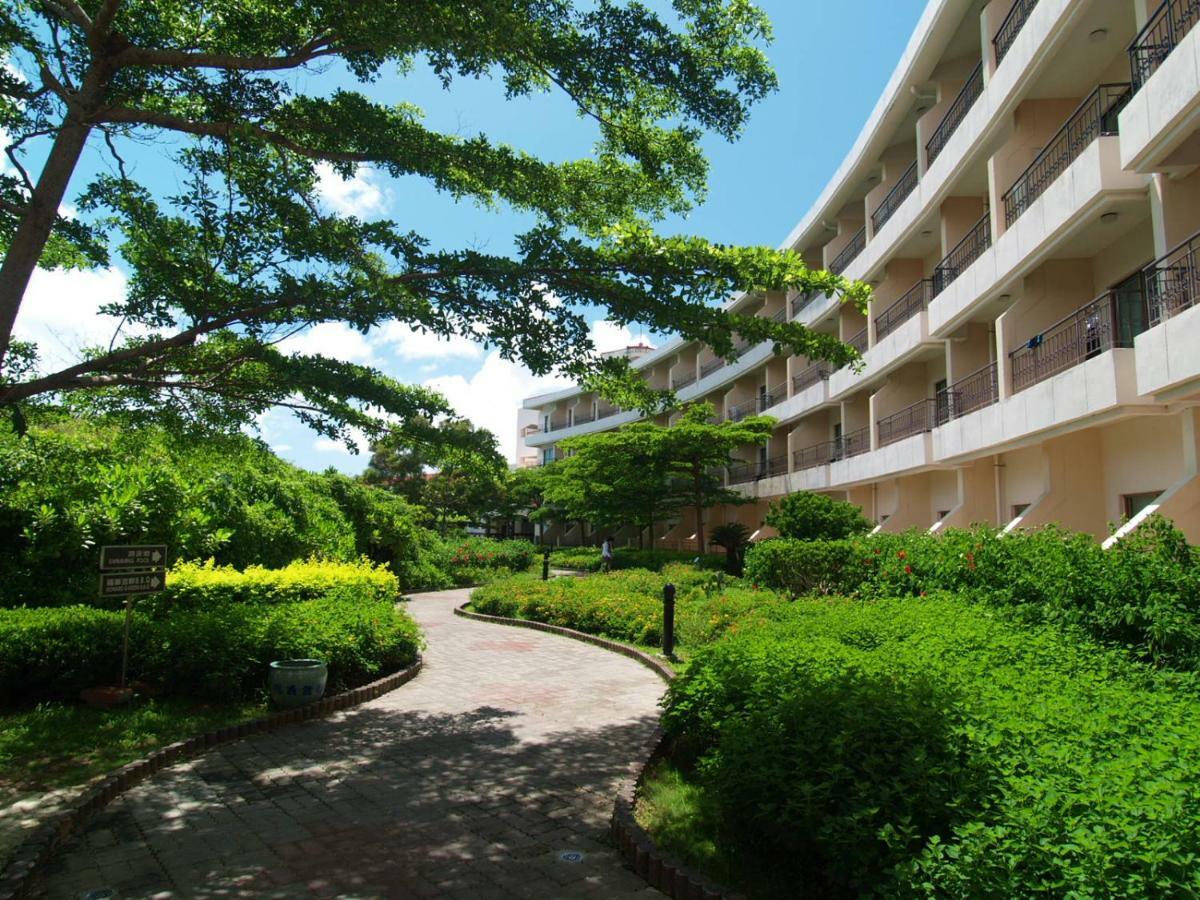 Howard Beach Resort Kenting Esterno foto The University of Shiga Prefecture