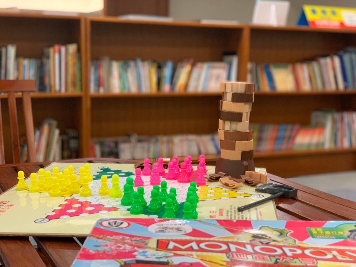Howard Beach Resort Kenting Esterno foto A board game
