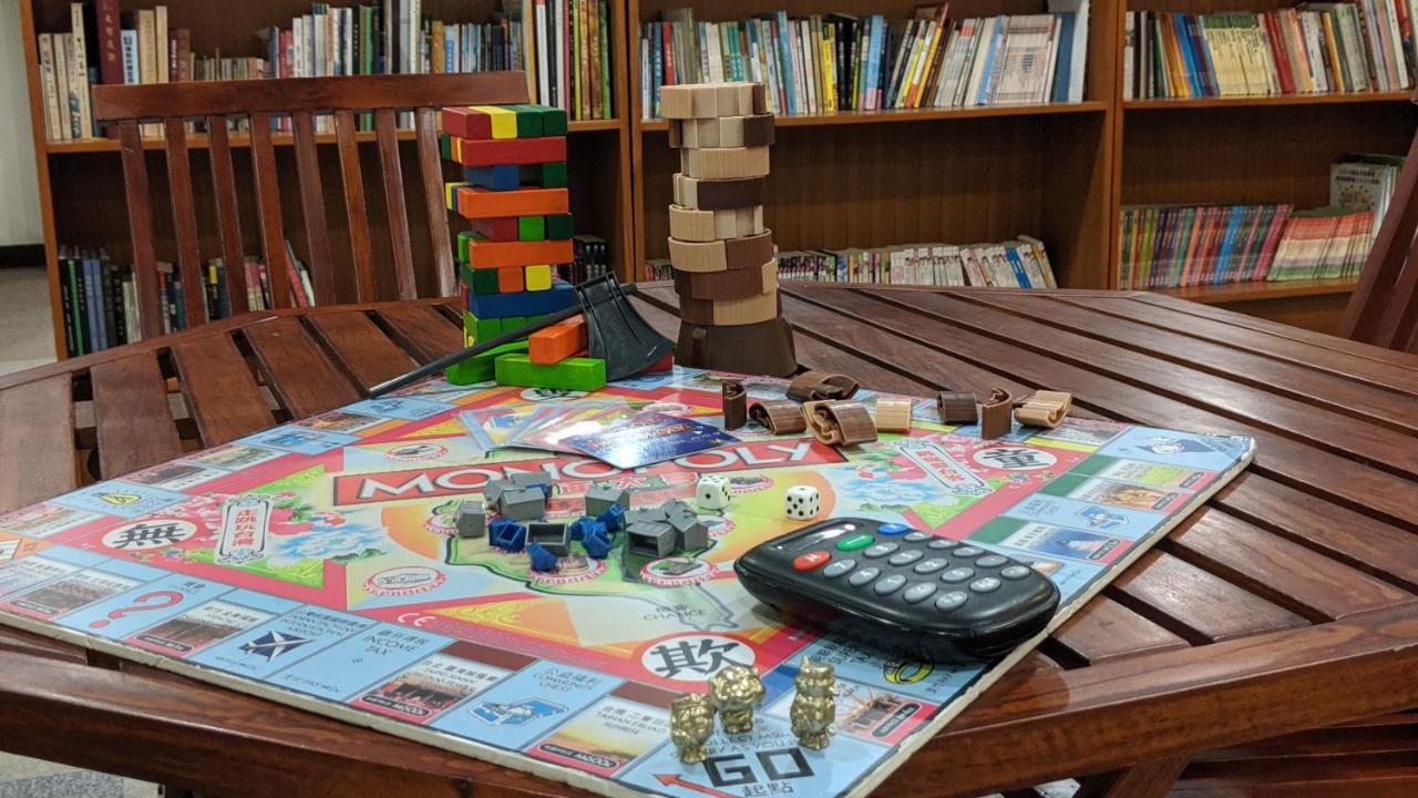 Howard Beach Resort Kenting Esterno foto A board game